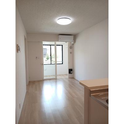 ルークス 103【管理NO：1-028585701-01030】 ★家具家電は申し込み後に搬入しますの物件写真2