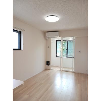 ルークス 101【管理NO：1-028585701-01010】 ★家具家電は申し込み後に搬入しますの物件写真2