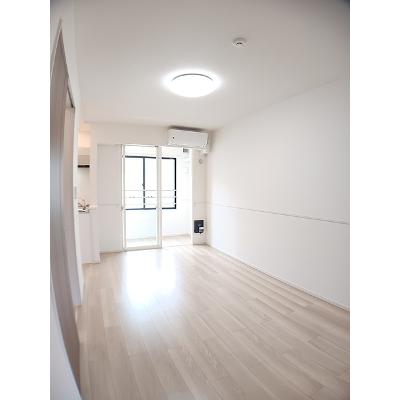 シュティル 203【管理NO：1-028432002-02030】 ★家具家電は申し込み後に搬入しますの物件写真2