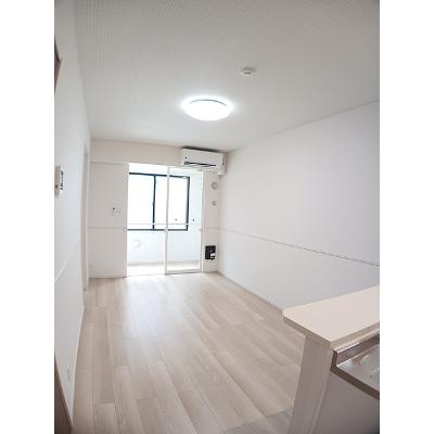 シュティル 103【管理NO：1-028432002-01030】 ★家具家電は申し込み後に搬入しますの物件写真2