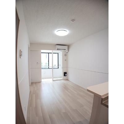 シュティル 102【管理NO：1-028432002-01020】 ★家具家電は申し込み後に搬入しますの物件写真2