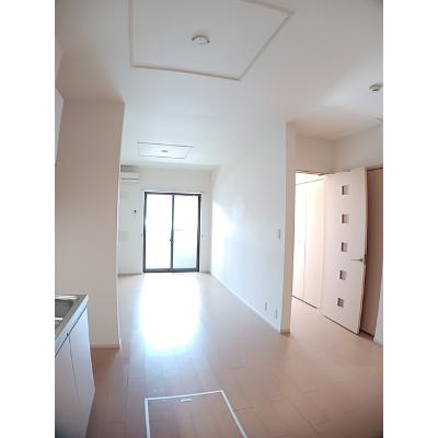 ラ．ビリアⅠ 102【管理NO：1-018212501-01020】 ★家具家電は申し込み後に搬入します★の物件写真2