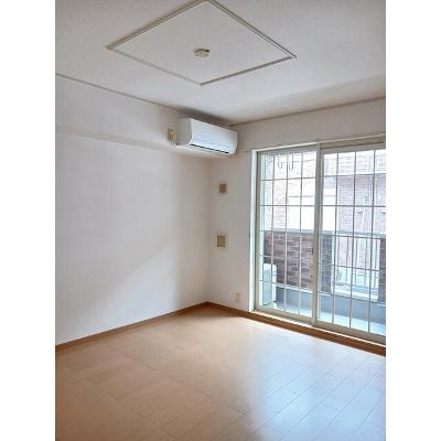 カサブランカ　リリーⅡ 102【管理NO：1-014560202-01020】 ★家具家電は申し込み後に搬入しますの物件写真2