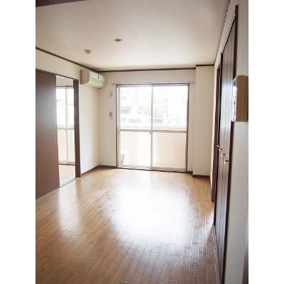 ピ－スコ－ト 102【管理NO：1-011893101-01020】 ★家具家電は申し込み後に搬入します★の物件写真2