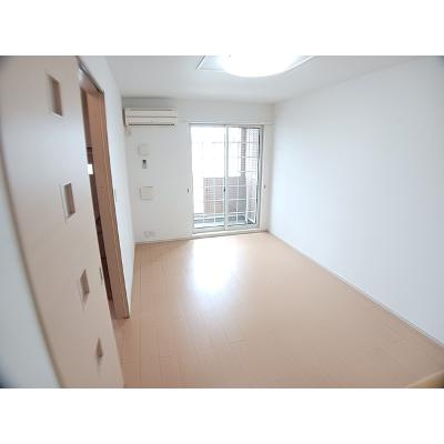 プリムローズ 102【管理NO：1-017164601-01020】 ★家具家電は申し込み後に搬入します★の物件写真2