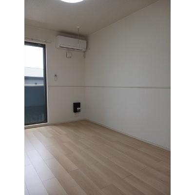 セレニテ　Ｒ 102【管理NO：1-027900101-01020】 ★家具家電は申し込み後に搬入します★の物件写真2