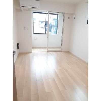 ユーフォリア 103【管理NO：1-026876601-01030】 ★家具家電は申し込み後に搬入しますの物件写真2