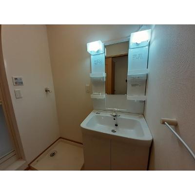 ロウクワト 101【管理NO：1-014488301-01010】 ★家具家電は申し込み後に搬入します 2026年07月中旬入居可能の物件写真6