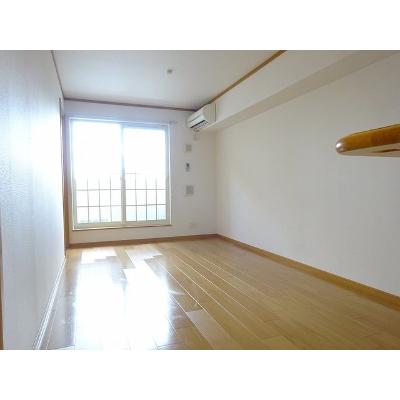 エトワール・シャン 205【管理NO：1-013356501-02040】 ★家具家電は申し込み後に搬入しますの物件写真2