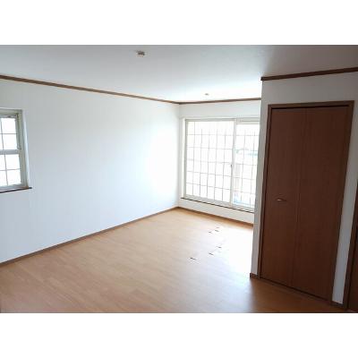 プリムヴェルⅡ 203【管理NO：1-010321202-02030】 ★家具家電は申し込み後に搬入しますの物件写真2