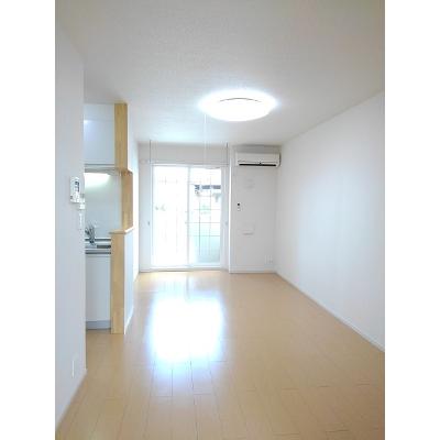 ワイズ　フォレストⅡ 102【管理NO：1-017871402-01020】 ★家具家電は申し込み後に搬入しますの物件写真2