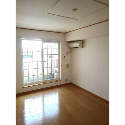 フルール 203【管理NO：1-013036401-02030】 ★家具家電は申し込み後に搬入します★の物件写真2
