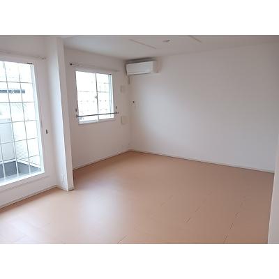 ピュアシス若松 204【管理NO：1-017466801-02040】 ★家具家電は申し込み後に搬入します★の物件写真2