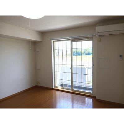 ロイヤルステージ・アイＥ 102【管理NO：1-014260705-01020】 ★家具家電は申し込み後に搬入しますの物件写真2