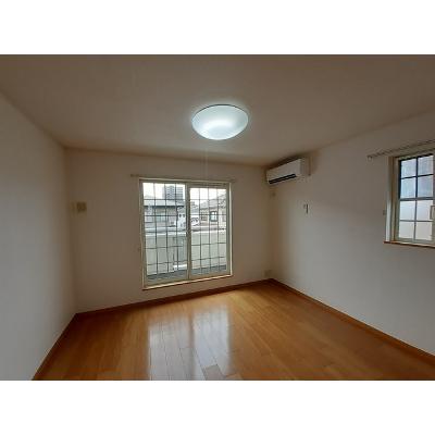 マリーアプローズ 203【管理NO：1-013521501-02030】 ★家具家電は申し込み後に搬入します★の物件写真2