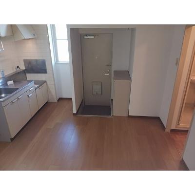 リバーサイドビラⅡ 102【管理NO：1-004310302-01020】 ★家具家電は申し込み後に搬入しますの物件写真2