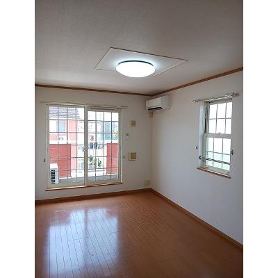 シュープリーム　Ａ棟 205【管理NO：1-012669801-02040】 ★家具家電は申し込み後に搬入します★の物件写真2