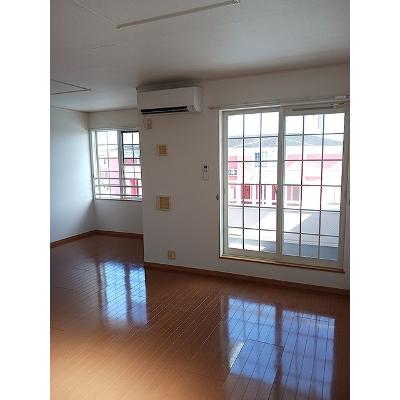 クラージュ　Ｅ棟 201【管理NO：1-014013802-02010】 ★家具家電は申し込み後に搬入しますの物件写真2