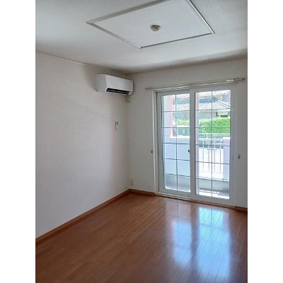 クラージュ　Ｂ棟 102【管理NO：1-013684002-01020】 ★家具家電は申し込み後に搬入しますの物件写真2