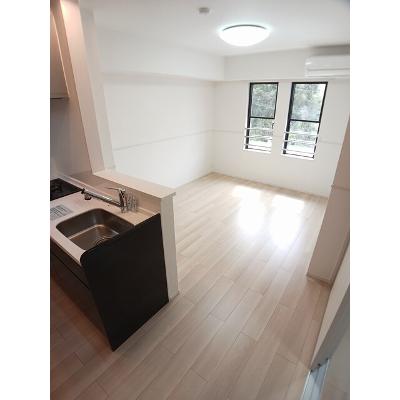 フルール彦根 301【管理NO：1-027998901-03010】 ★家具家電は申し込み後に搬入します★の物件写真2