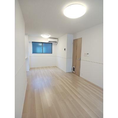ブリリアントⅡ 104【管理NO：1-027915701-01040】 ★家具家電は申し込み後に搬入します★の物件写真2