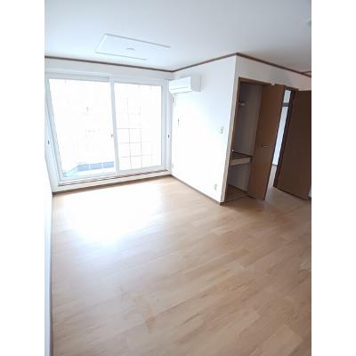 ノースヴィリッジⅤ 203【管理NO：1-010113901-02030】 ★家具家電は申し込み後に搬入しますの物件写真2