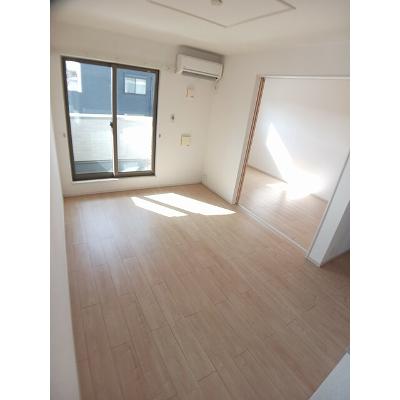 パラシオⅡ 205【管理NO：1-021619102-02050】 ★家具家電は申し込み後に搬入します★の物件写真2
