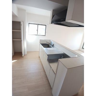 パラシオⅡ 205【管理NO：1-021619102-02050】 ★家具家電は申し込み後に搬入します★の物件写真3