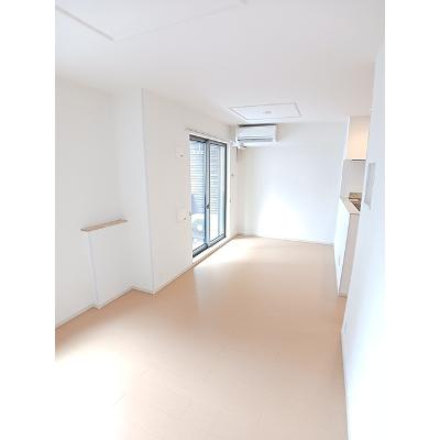 フラワー・レイ 103【管理NO：1-021058701-01030】 ★家具家電は申し込み後に搬入しますの物件写真2