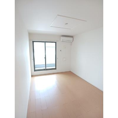 グランエスポワール 203【管理NO：1-020149601-02030】 ★家具家電は申し込み後に搬入します★の物件写真2
