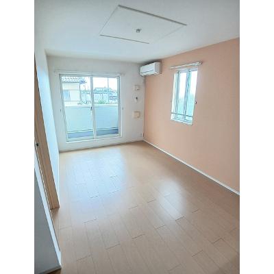 グランドプレミアム 204【管理NO：1-019620101-02040】 ★家具家電は申し込み後に搬入しますの物件写真2