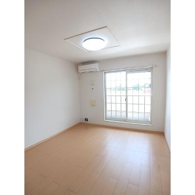 ファミリータイズⅢ 202【管理NO：1-016342701-02020】 ★家具家電は申し込み後に搬入しますの物件写真2