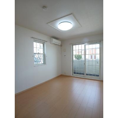 ファミリータイズⅠ 104【管理NO：1-016131501-01040】 ★家具家電は申し込み後に搬入しますの物件写真2