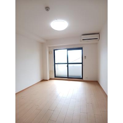 ファウンダー　オブ　ティー 301【管理NO：1-015105601-03010】 ★家具家電は申し込み後に搬入します★の物件写真2