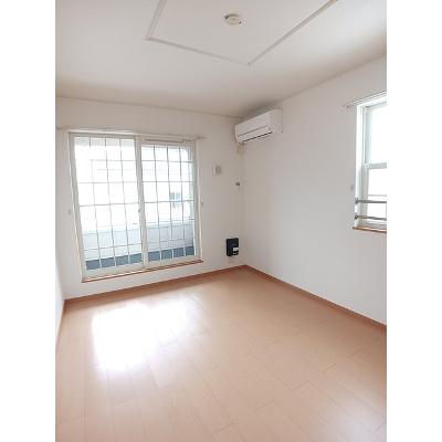 ソレイユ　イズミⅠ 205【管理NO：1-014736801-02050】 ★家具家電は申し込み後に搬入しますの物件写真2