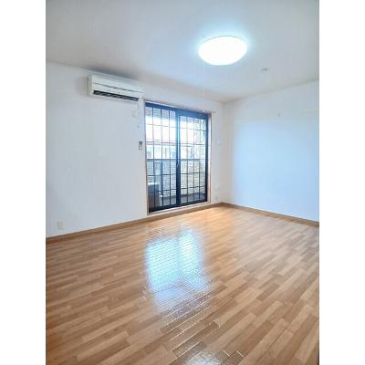 ルーステララ 203【管理NO：1-014250301-02030】 ★家具家電は申し込み後に搬入しますの物件写真2