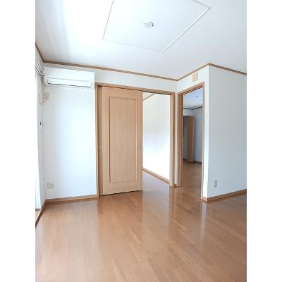 ベル・アラモ 102【管理NO：1-013430001-01020】 ★家具家電は申し込み後に搬入しますの物件写真2