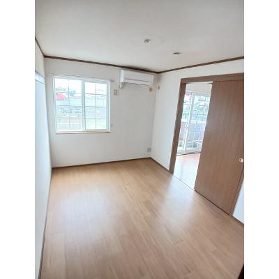 カルフールⅡ 102【管理NO：1-010872401-01020】 ★家具家電は申し込み後に搬入しますの物件写真2