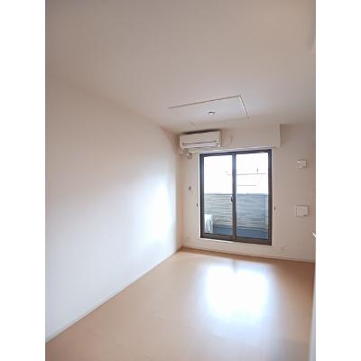 ラズベリー　コート 203【管理NO：1-021145301-02030】 ★家具家電は申し込み後に搬入しますの物件写真2