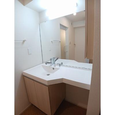 ラズベリー　コート 203【管理NO：1-021145301-02030】 ★家具家電は申し込み後に搬入しますの物件写真6