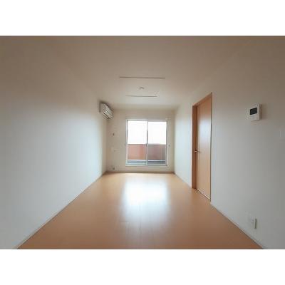 レイクともⅠ 202【管理NO：1-018701702-02020】 ★家具家電は申し込み後に搬入しますの物件写真2