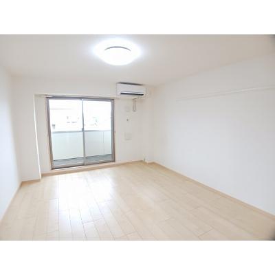 ブリリアント　テラス 301【管理NO：1-017932101-03010】 ★家具家電は申し込み後に搬入します 2026年08月下旬入居可能の物件写真2