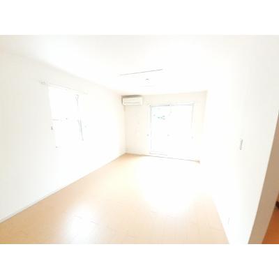 カーサ・ジェルメ 106【管理NO：1-017428601-01060】 ★家具家電は申し込み後に搬入しますの物件写真2