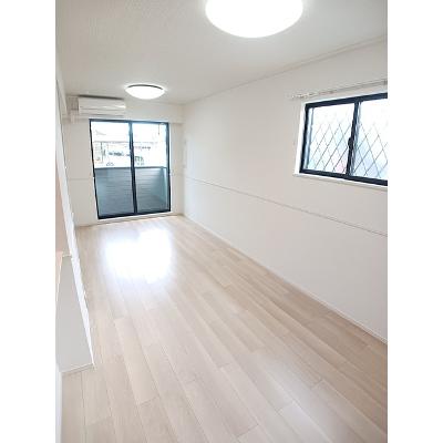 モマン　ドゥ　マノワール 101【管理NO：1-028415201-01010】 ★家具家電は申し込み後に搬入しますの物件写真2
