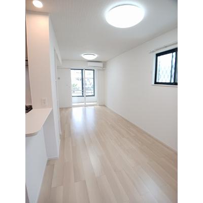 ベラーノ　Ⅱ 101【管理NO：1-028236002-01010】 ★家具家電は申し込み後に搬入しますの物件写真2