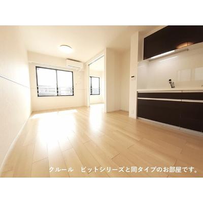 ロイヤル　エンブレム 203【管理NO：1-027839801-02030】 ★家具家電は申し込み後に搬入します 2026年09月上旬入居可能の物件写真2