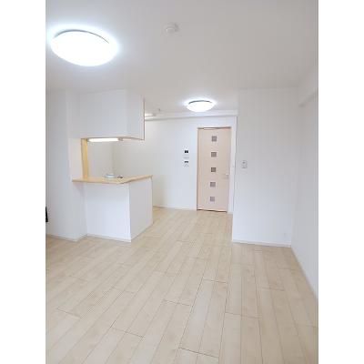 ラ　プレミエ－ル　エトワ－ル 403【管理NO：1-020420701-04030】 ★家具家電は申し込み後に搬入しますの物件写真2