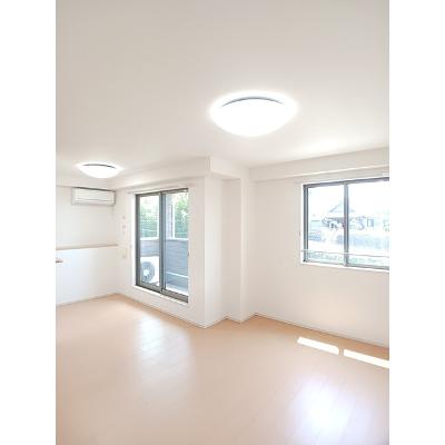 ヒールド・リヴⅠ 201【管理NO：1-020184301-02010】 ★家具家電は申し込み後に搬入しますの物件写真2