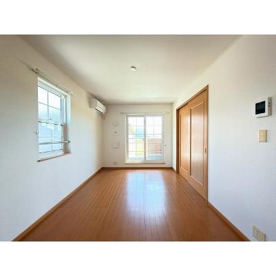 プリマヴェーラ参番館 201【管理NO：1-013869003-02010】 ★家具家電は申し込み後に搬入します★の物件写真2