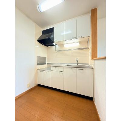 プリマヴェーラ参番館 201【管理NO：1-013869003-02010】 ★家具家電は申し込み後に搬入します★の物件写真3